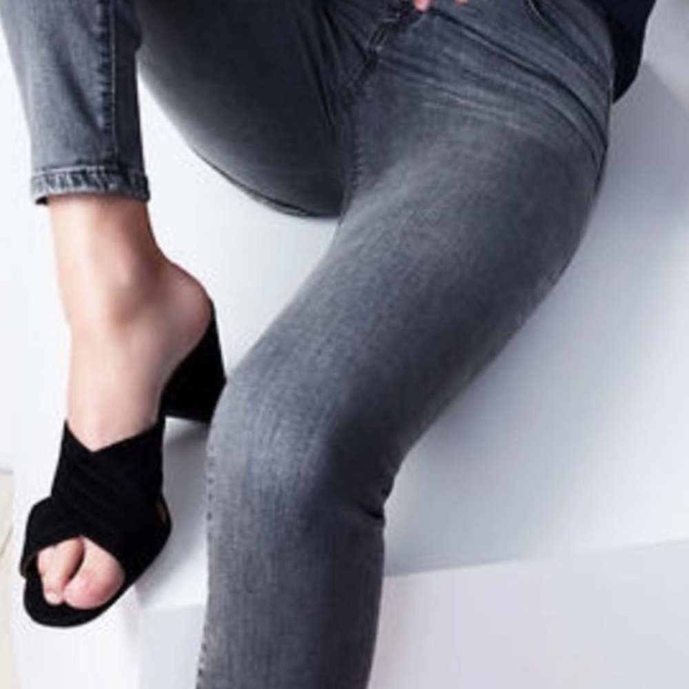 Ann Taylor •Open Toe Mules•